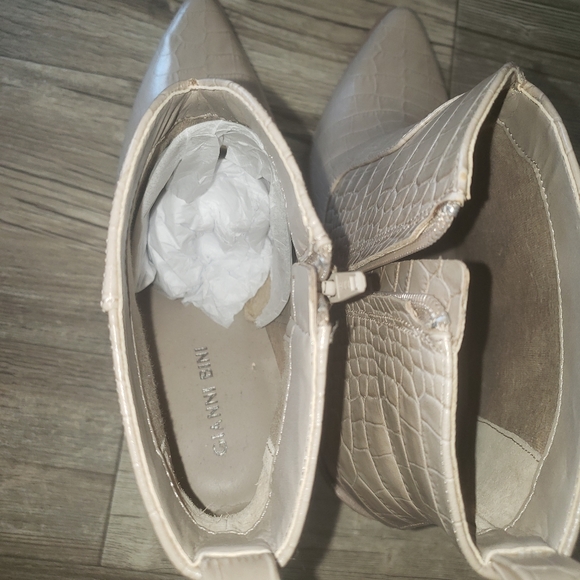 Gianni Bini Crop Leather Booties - Picture 11 of 15